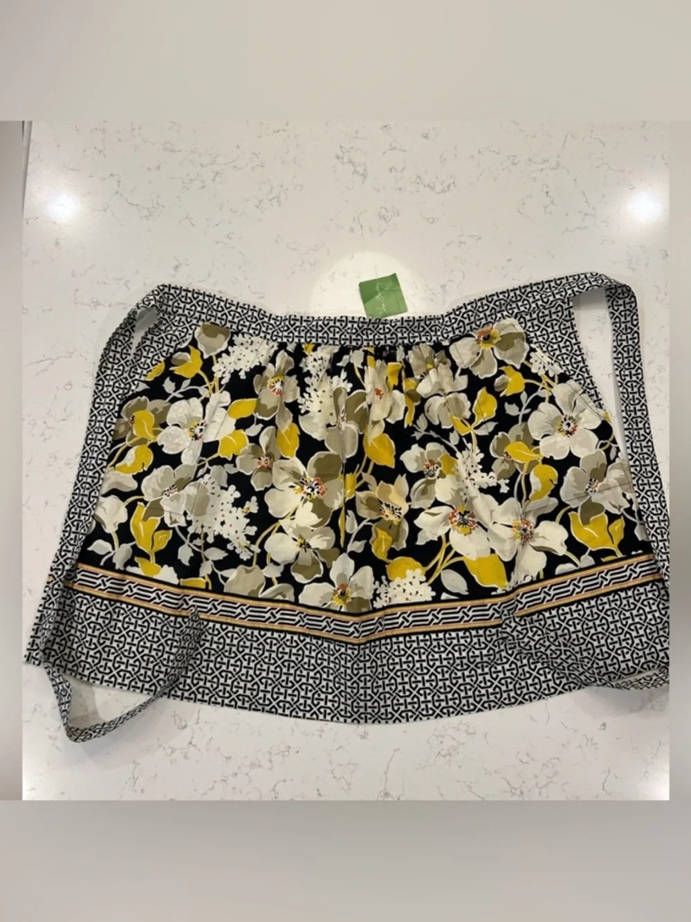 NWT Vera Bradley What’s Cooking Apron Dogwood Floral Skirt Style w/ Pockets